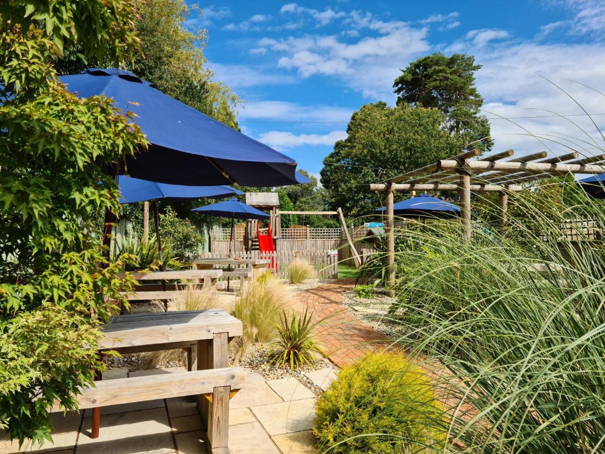 Hotel The Red Lion Kilsby Esterno foto